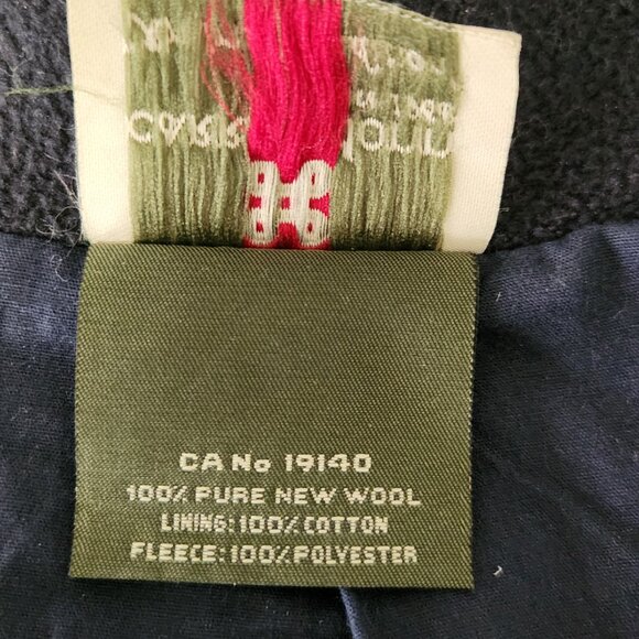 Irish Wool Sweater Vest Carraigdonn - Picture 9 of 10